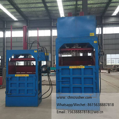 Coconut fiber baling machine