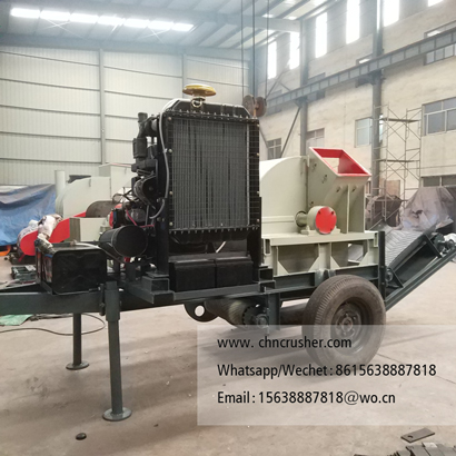 Conveyor belt output wood chip machine