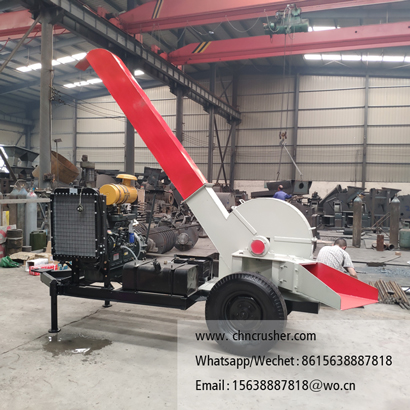 Horizontal feed wood chipper