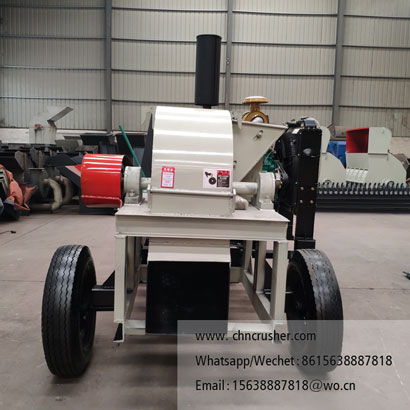 Blower-type wood chip machine