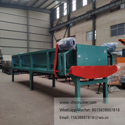 Trough-type wood debarking machine