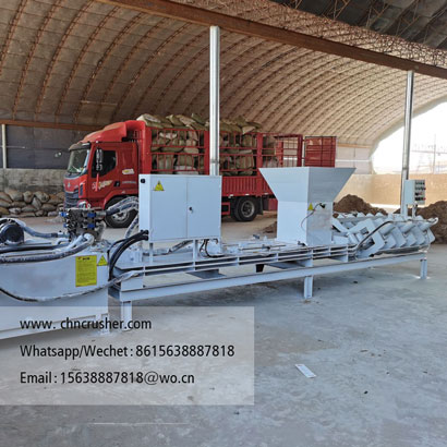 Coconut fiber briquetting machine