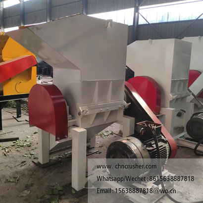 Coconut shredding machine