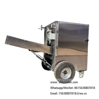 Coconut peeling machine