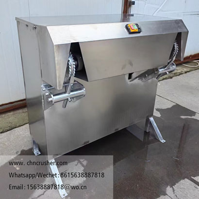 Coconut dehusking machine