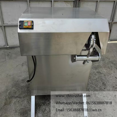 Coconut dehusking machine