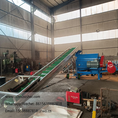 Coconut husk fiber extraction machine