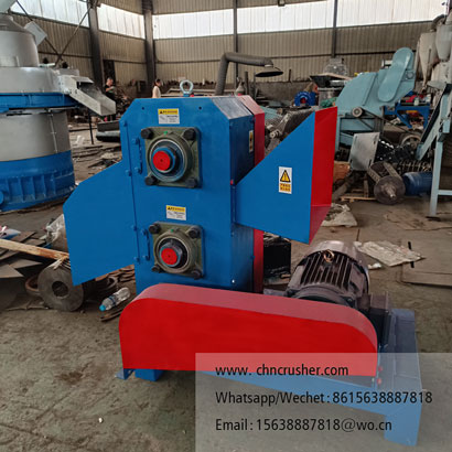 Log cutting machine