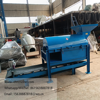 Coconut husk fiber extraction machine
