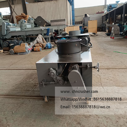 Coconut shell surface fiber removal machine