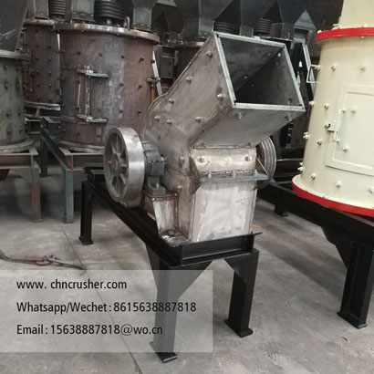 Glass bottle crusher