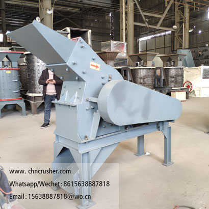 Glass bottle crusher