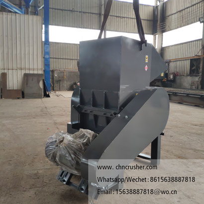 Manually fed woven bag shredder