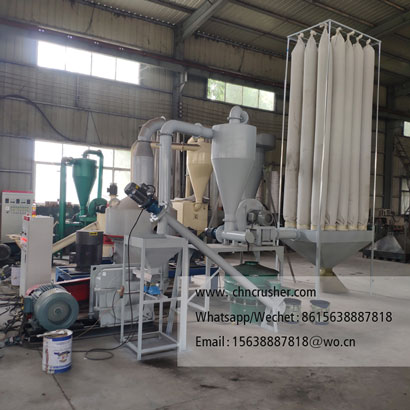 Plastic grinding machine