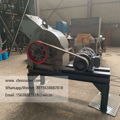 Glass bottle crusher