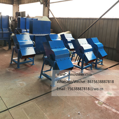 Coconut fiber brick crushing machine