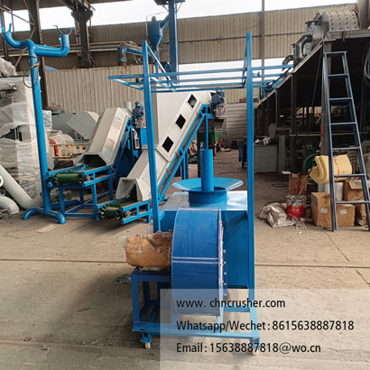 Bulk bag residue cleaning machine