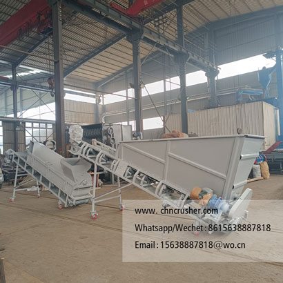 Mushroom bag crushing and separation machine