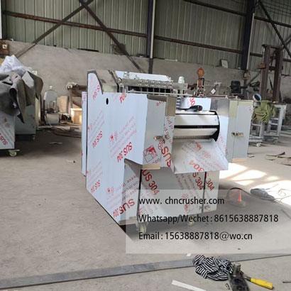 Coconut husk cutting machine