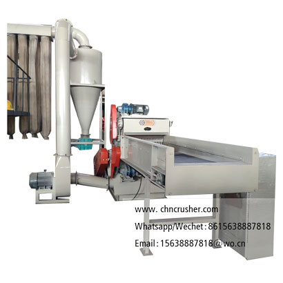 Forced-feed wood veneer shredder