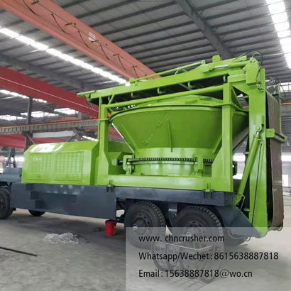 Large mobile disc-shaped wood veneer shredder