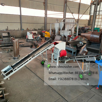 Pine bark crushing and screening production line