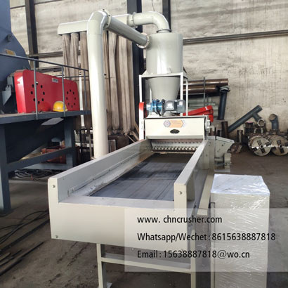 Forced feed sawdust machine