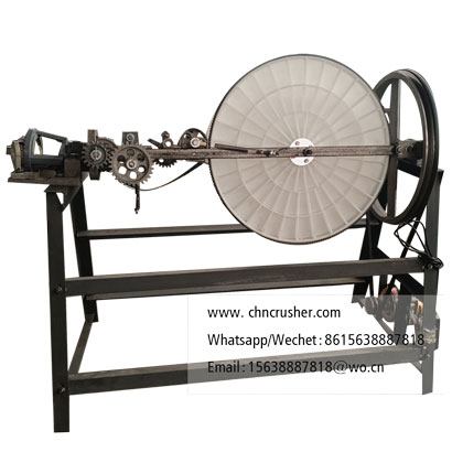 Small rope braiding machine