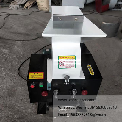 Small non-woven fabric shredder