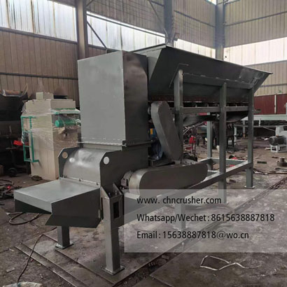 Forklift-loaded lime-salt crusher