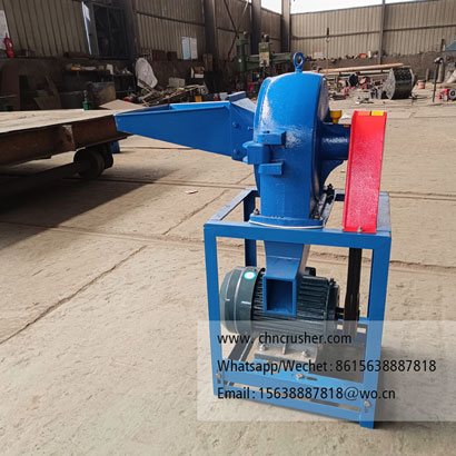 Small rice straw grinding mill