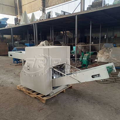 Graphite felt cutting machine