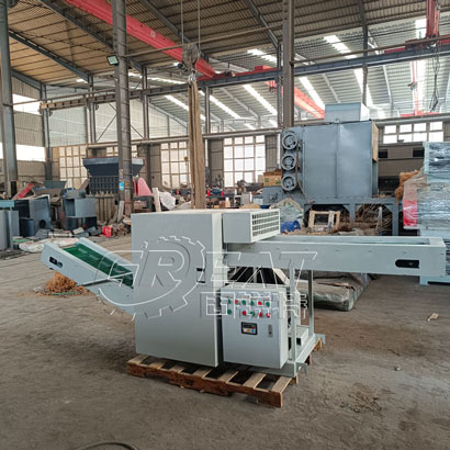 Graphite felt cutting machine