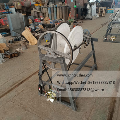 Small rope braiding machine