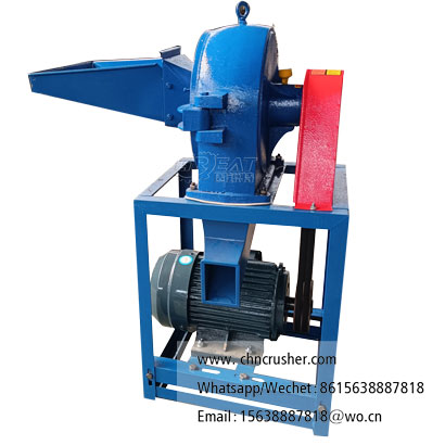 Small rice straw grinding mill