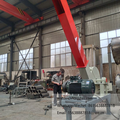Horizontal feed bamboo chipper