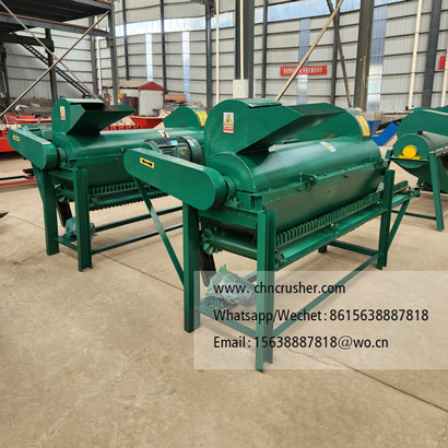 Expired snack shredder with conveyor belt