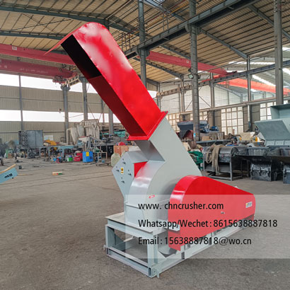 Angled-Feed Bamboo Chipper