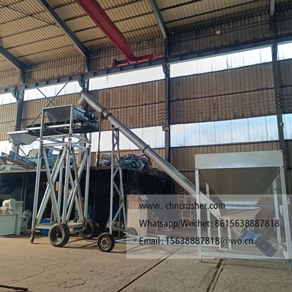 Integrated system for crushed ice feeding, mixing, and weighing