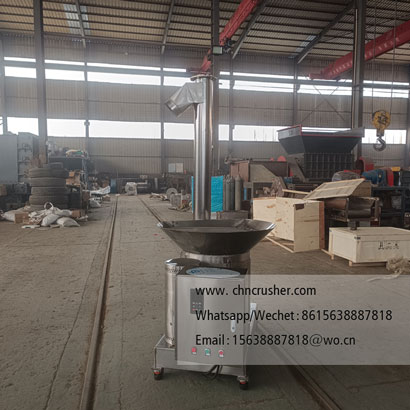 Small-scale powder material feeding station