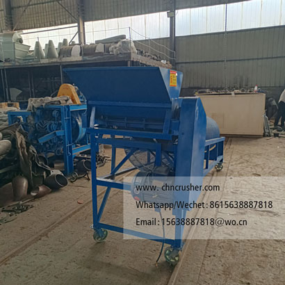 Cypress fruit shelling machine