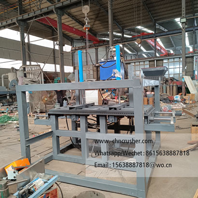 Solar panel/photovoltaic panel frame removal machine
