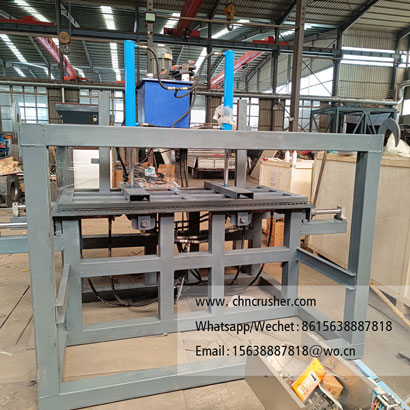 Solar panel/photovoltaic panel frame removal machine